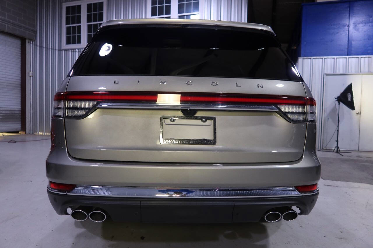 Used 2023 Lincoln Aviator Reserve w/ Equipment Group 201A image 4