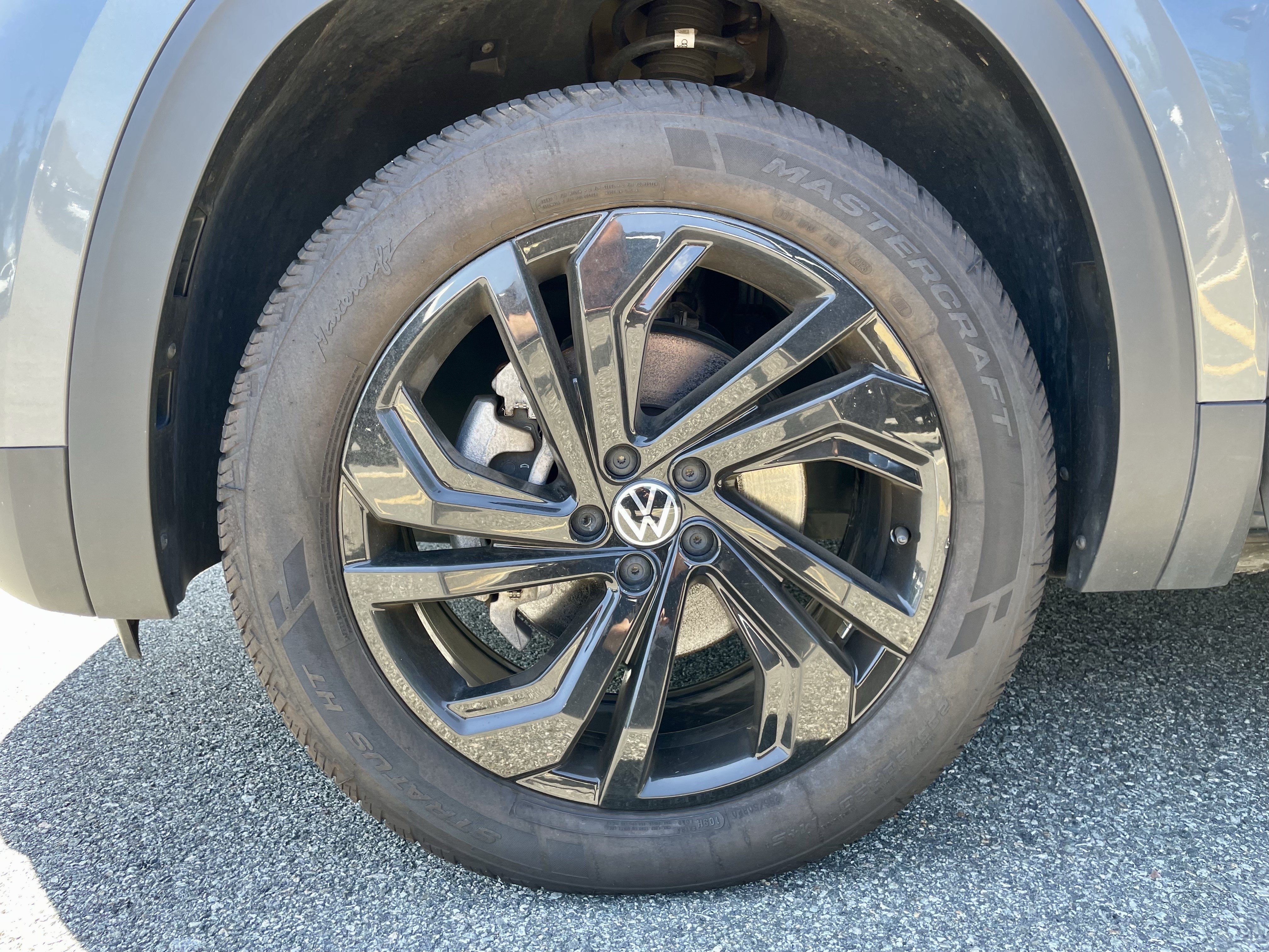 Used 2023 Volkswagen Atlas SE w/ Black Wheel Package AWD/4WD image 9