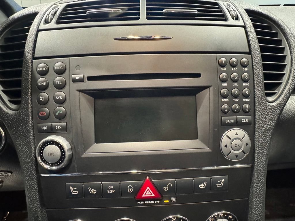 Used 2010 Mercedes-Benz SLK 300 image 21