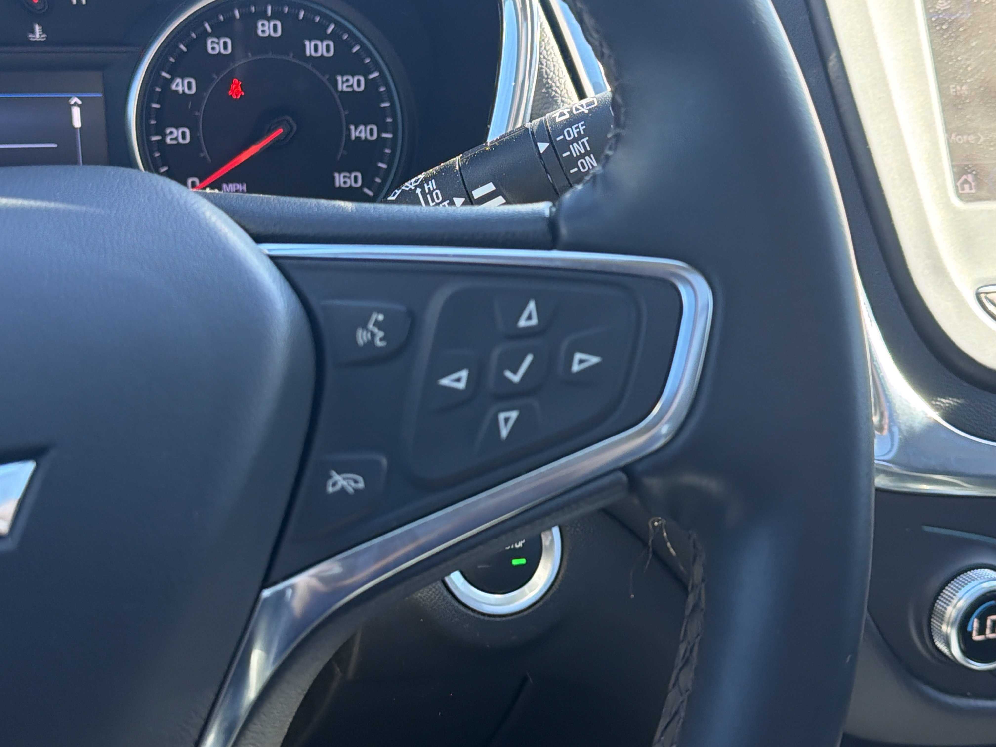 Used 2023 Chevrolet Equinox LT AWD/4WD image 22