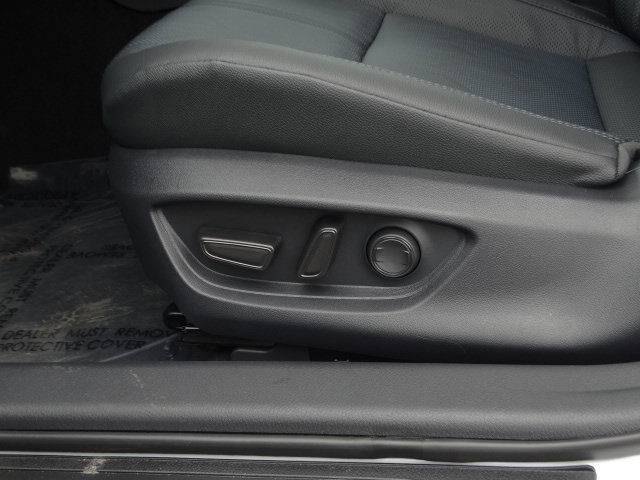 New 2026 Toyota Camry XSE FWD image 9
