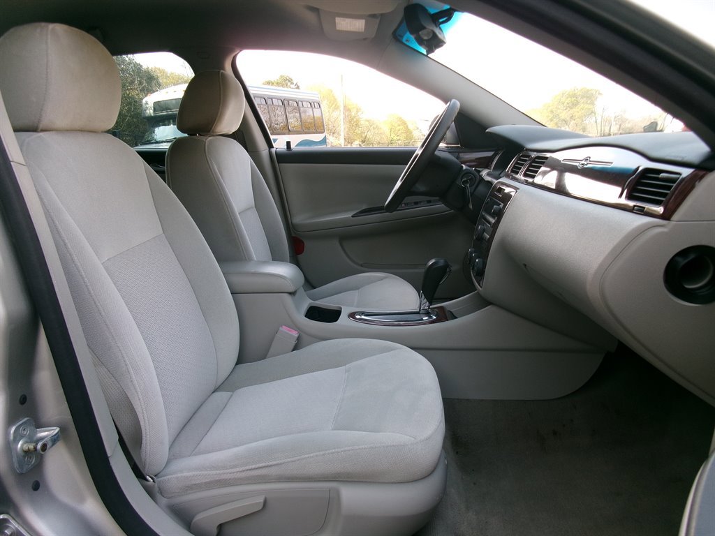 Used 2008 Chevrolet Impala LS FWD image 15