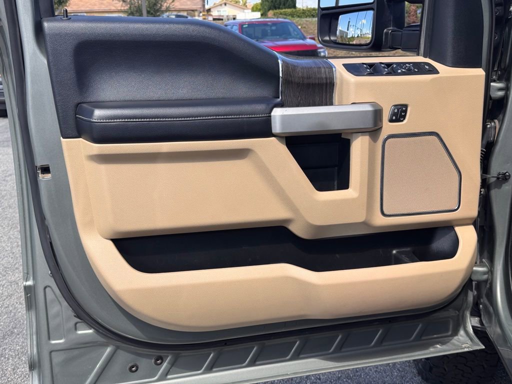 Certified 2020 Ford F250 Lariat w/ Chrome Package image 15
