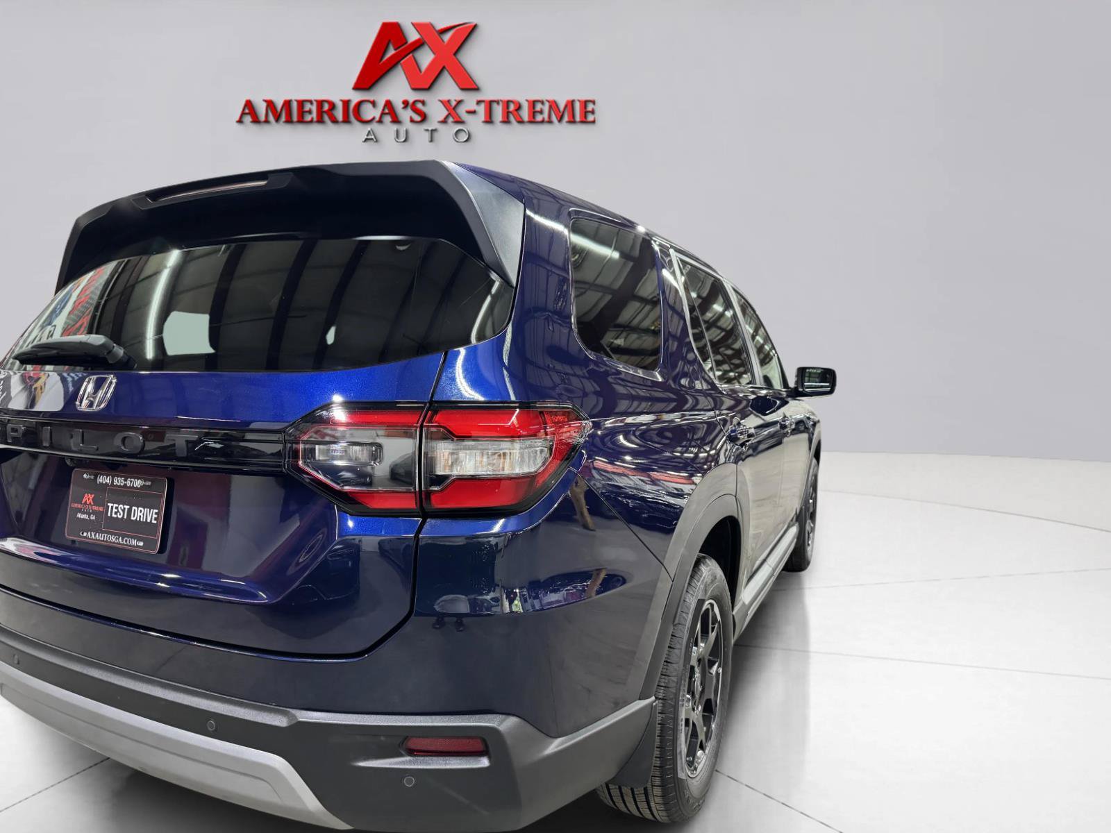Used 2025 Honda Pilot EX-L image 6