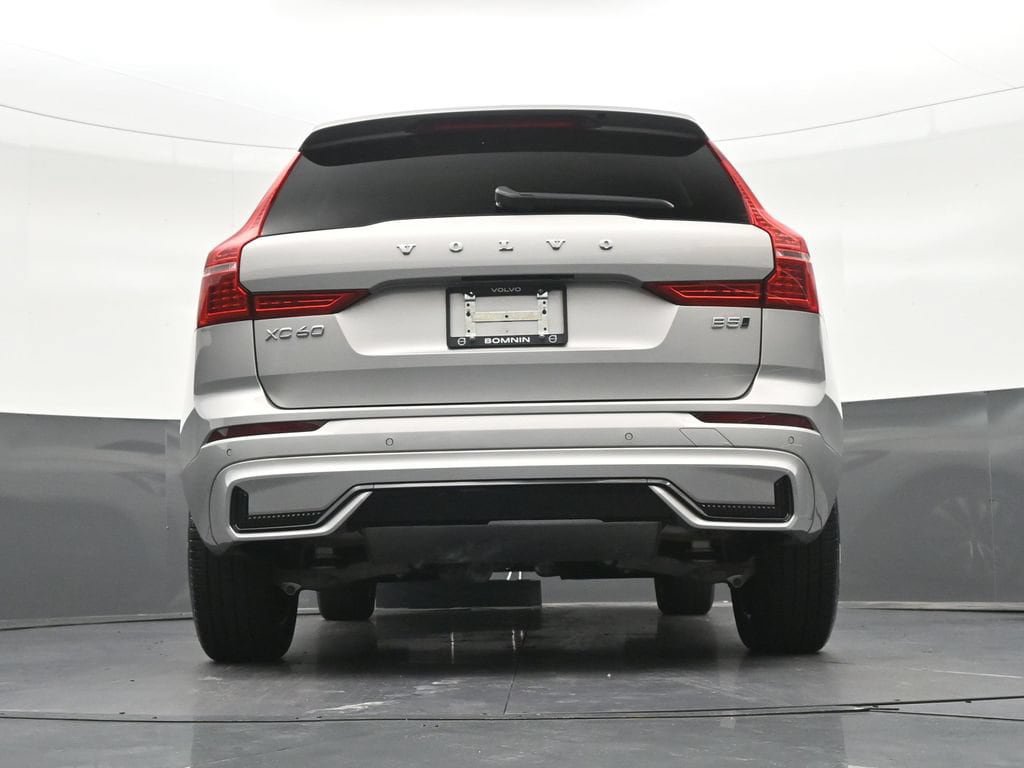 Certified 2024 Volvo XC60 B5 Core AWD/4WD image 30