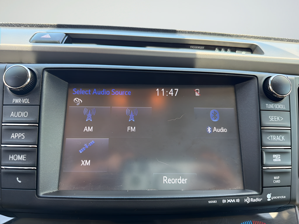 Used 2018 Toyota RAV4 Limited FWD image 31