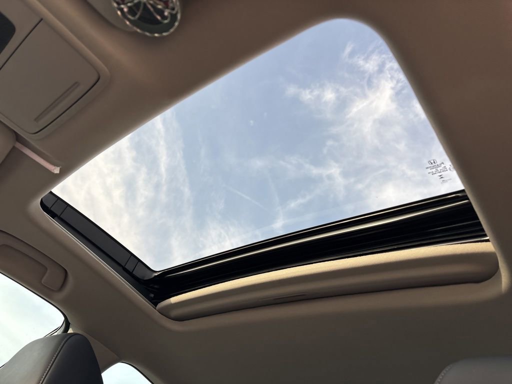 Used 2023 Honda Accord Touring image 4