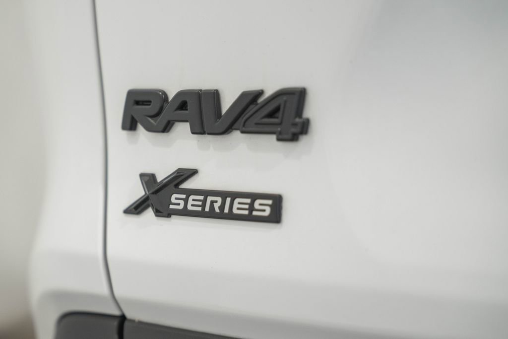 Used 2023 Toyota RAV4 XLE FWD image 7