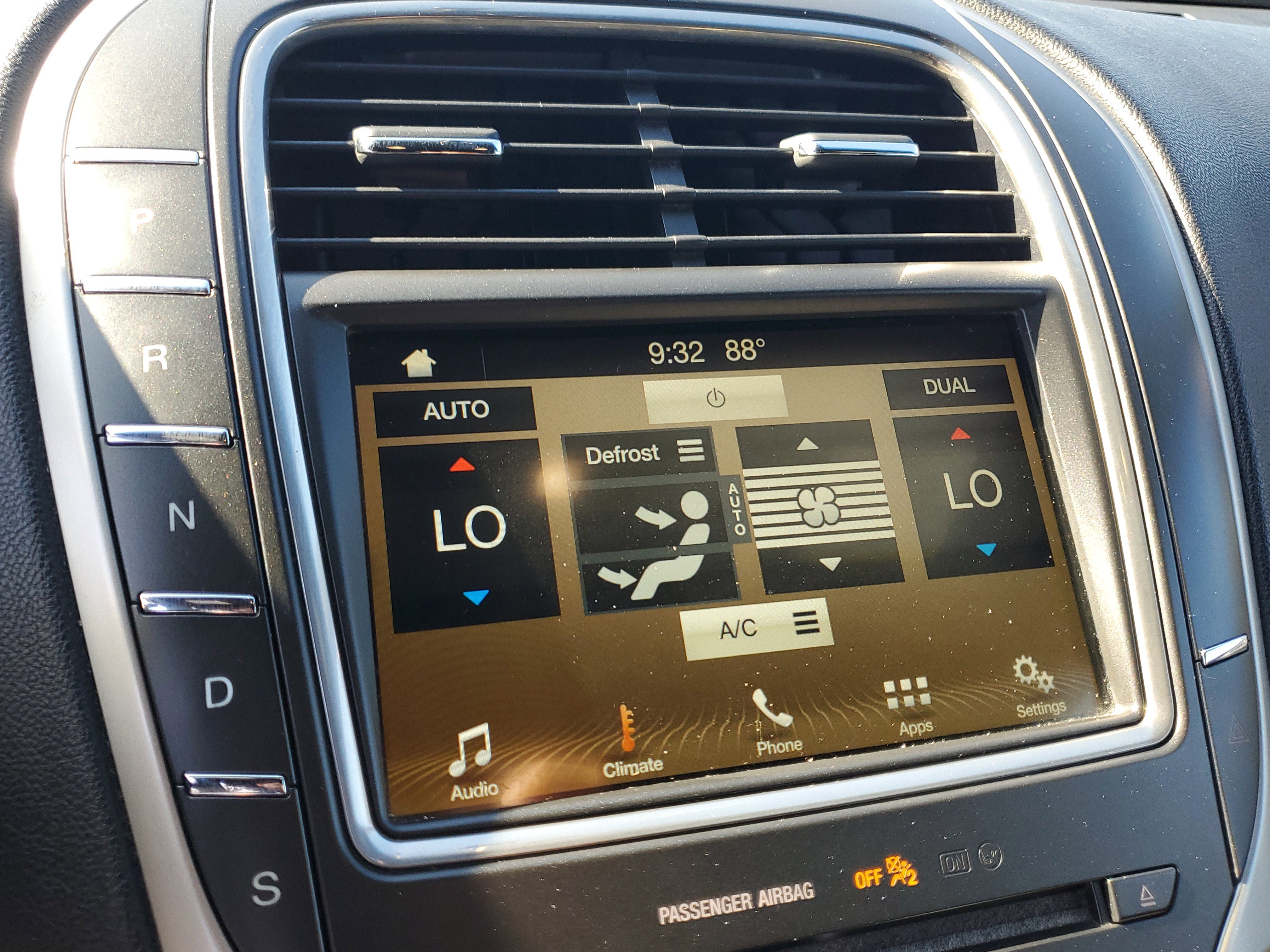 Used 2017 Lincoln MKX Premiere image 18