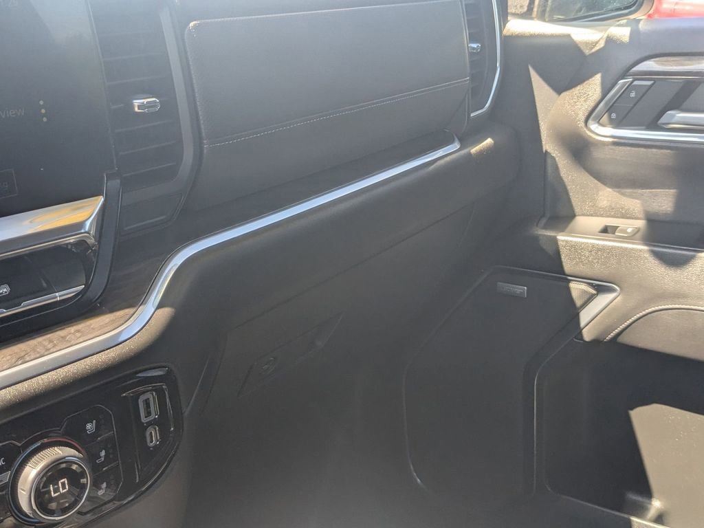 Used 2022 Chevrolet Silverado 1500 LTZ w/ LTZ Premium Package AWD/4WD image 26