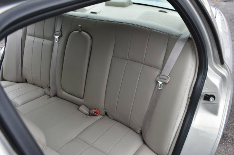Used 2010 Mercury Grand Marquis LS RWD image 18