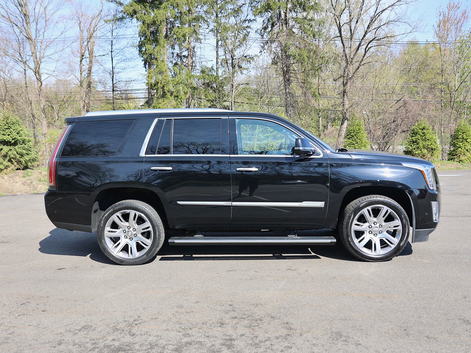 Used 2017 Cadillac Escalade Premium Luxury AWD/4WD image 8