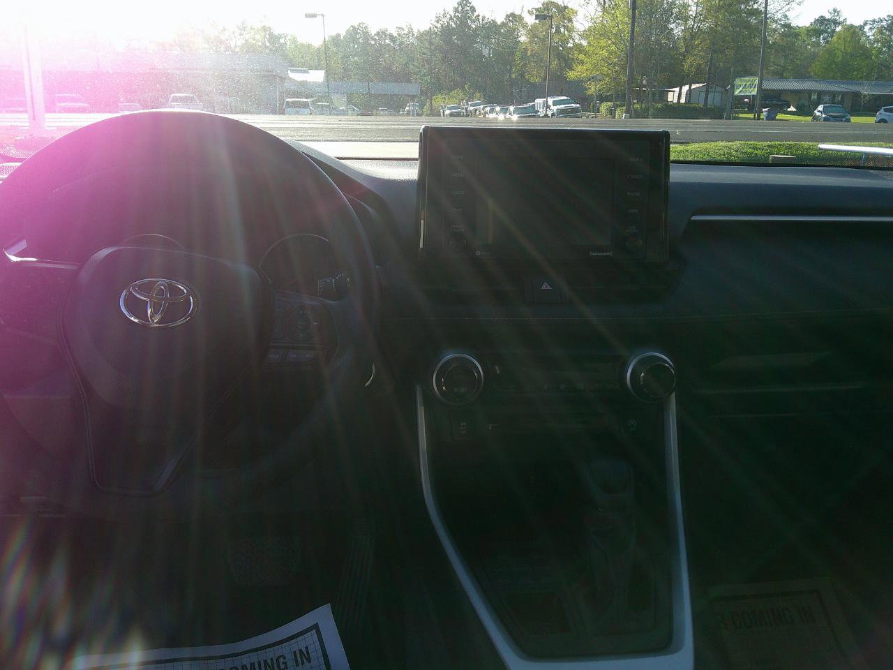 Used 2022 Toyota RAV4 XLE image 19