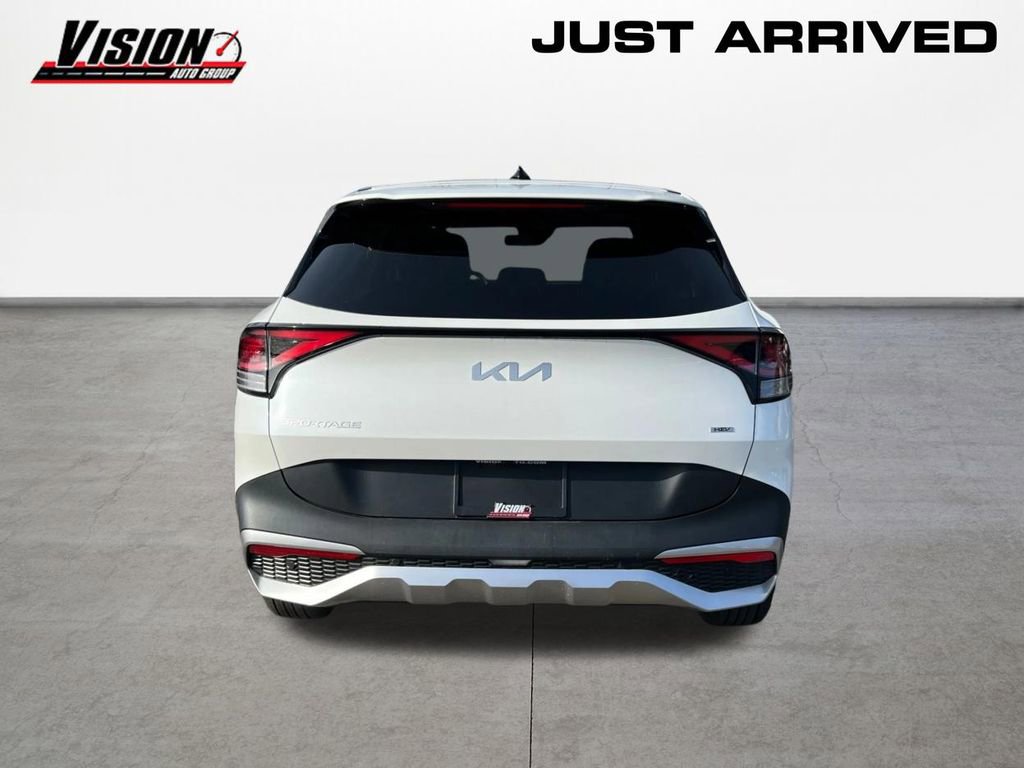 Certified 2025 Kia Sportage LX image 6