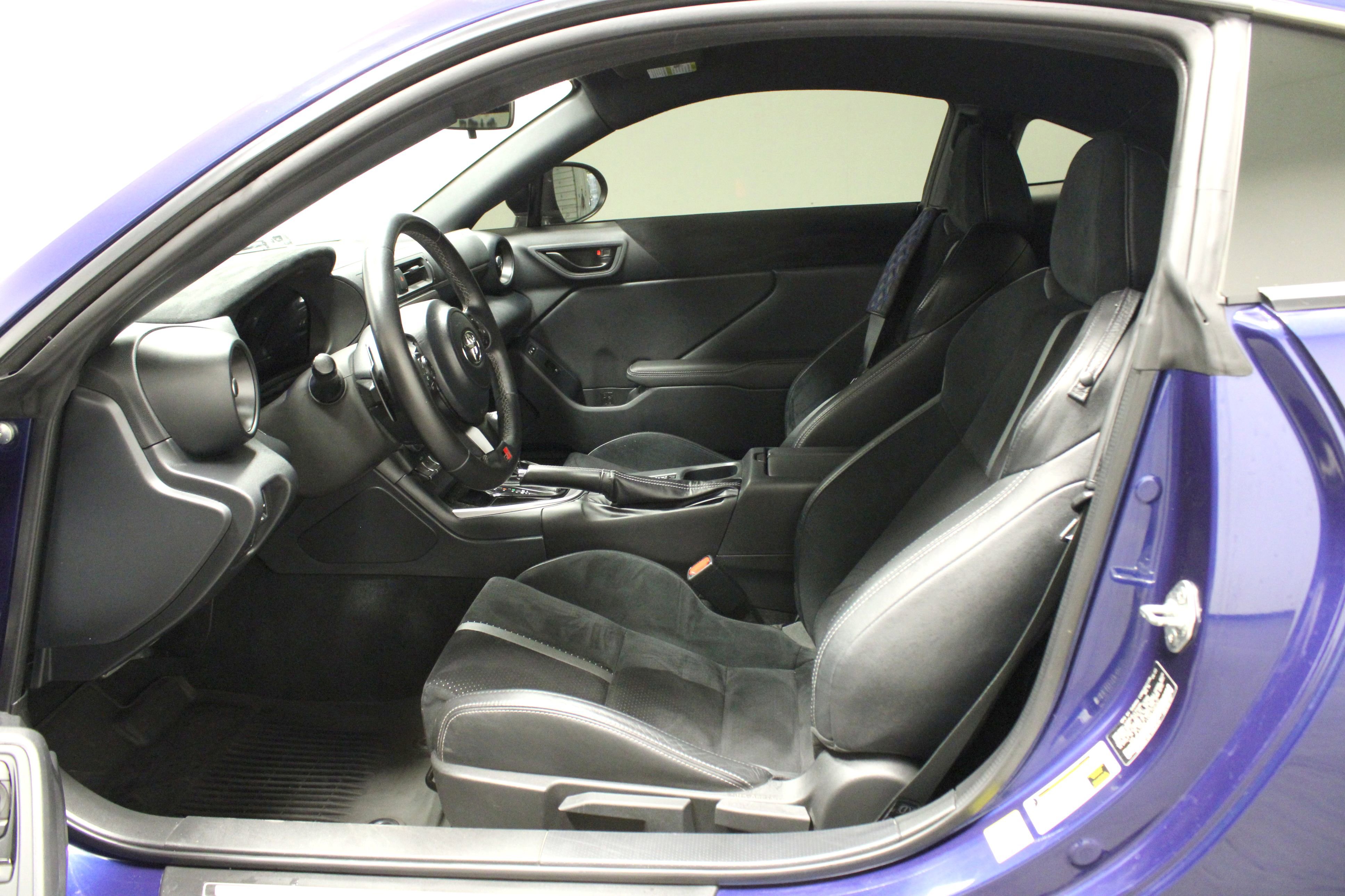 Used 2022 Toyota GR86 Premium w/ ALL Weather Mat Package (TMS) RWD image 12
