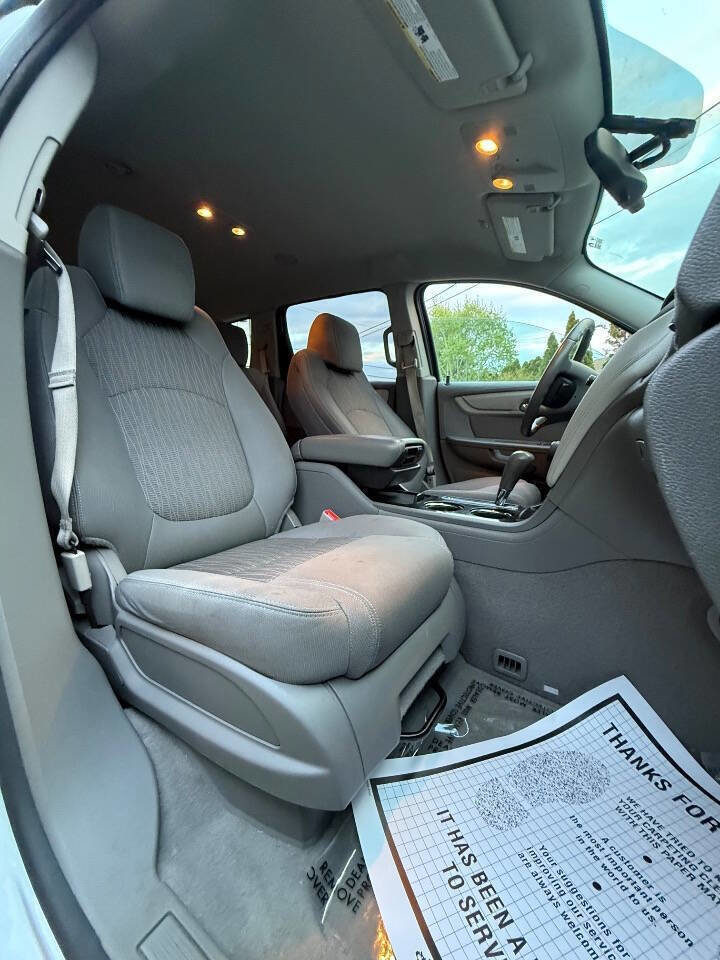 Used 2017 Chevrolet Traverse LT AWD/4WD image 16