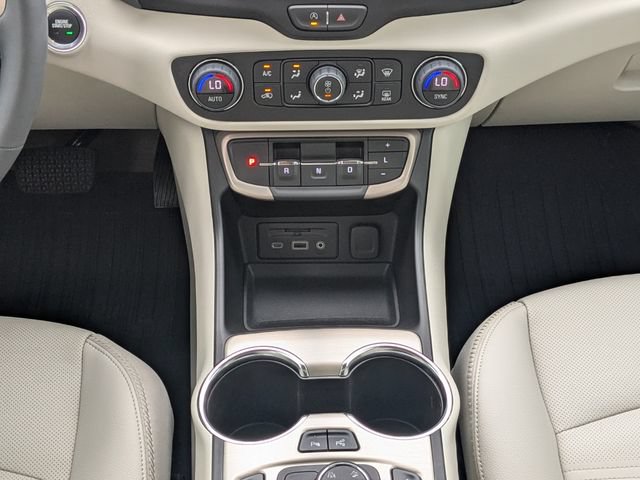 Used 2024 GMC Terrain Denali w/ Denali Premium Package AWD/4WD image 18