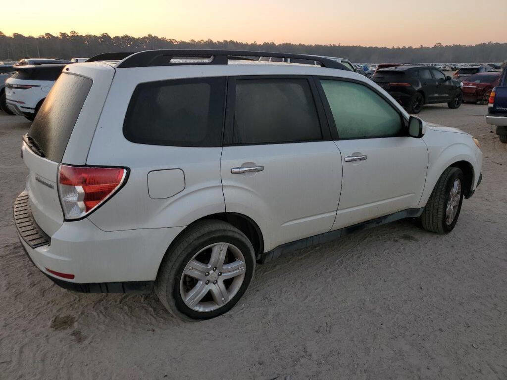 Used 2010 Subaru Forester 2.5X Premium image 6