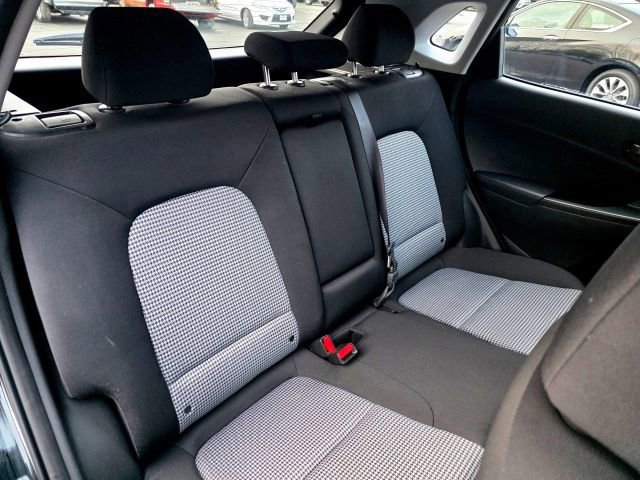 Used 2021 Hyundai Kona SE image 31