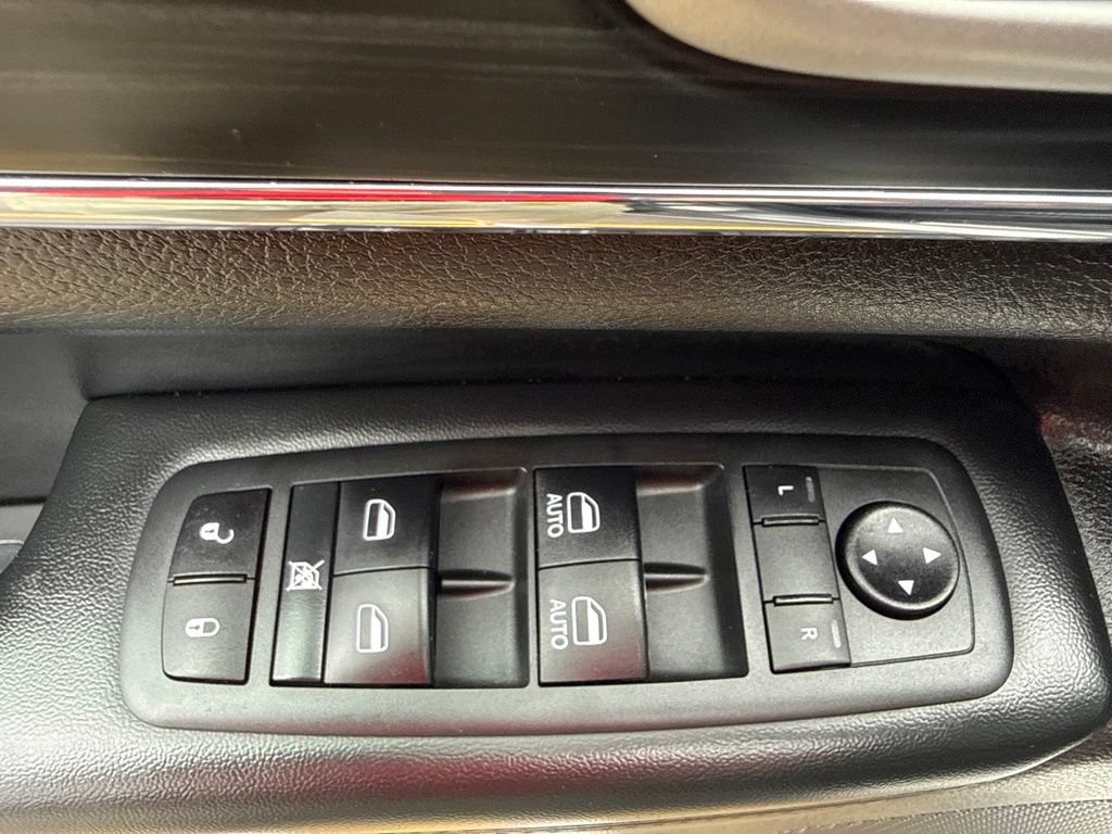 Used 2020 Jeep Grand Cherokee Limited AWD/4WD image 26