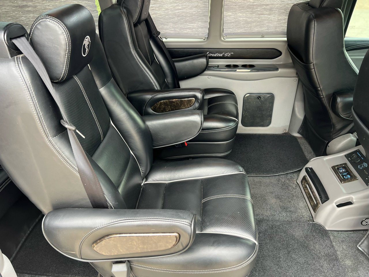 Used 2018 GMC Savana 3500 image 53