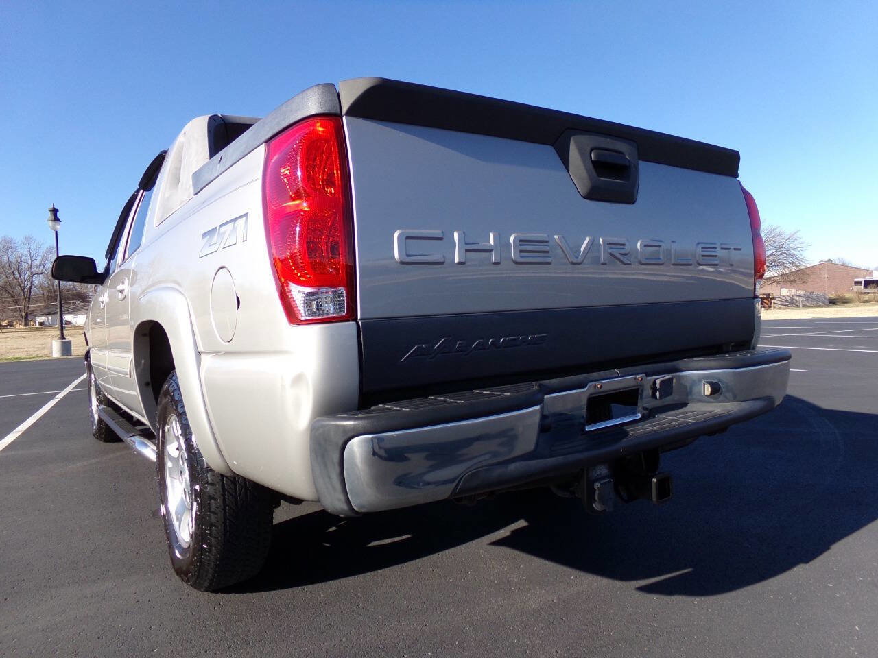Used 2005 Chevrolet Avalanche Z71 w/ Sun And Sound Package image 30