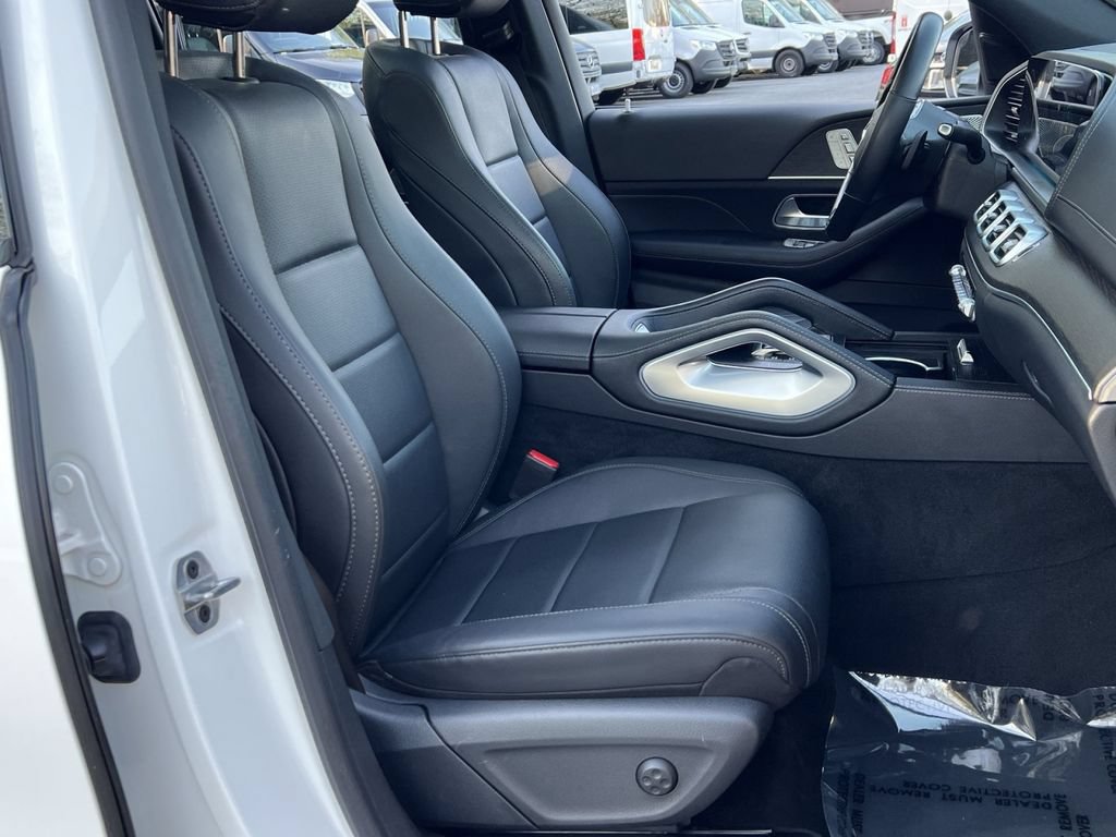 Used 2023 Mercedes-Benz GLS 450 4MATIC w/ AMG Line Exterior image 27