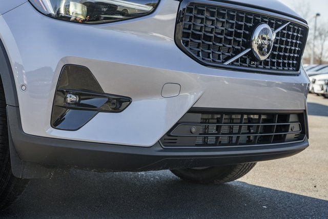New 2026 Volvo XC40 B5 Plus w/ Protection Package Premier image 15
