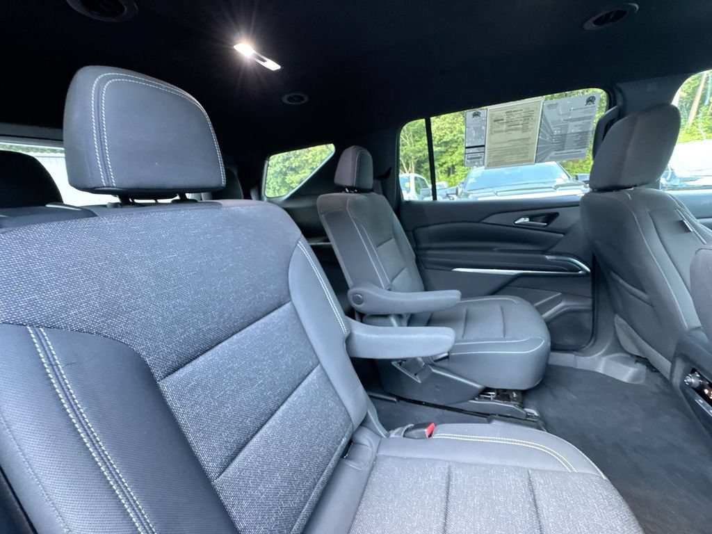 Used 2024 Chevrolet Traverse LT FWD image 29