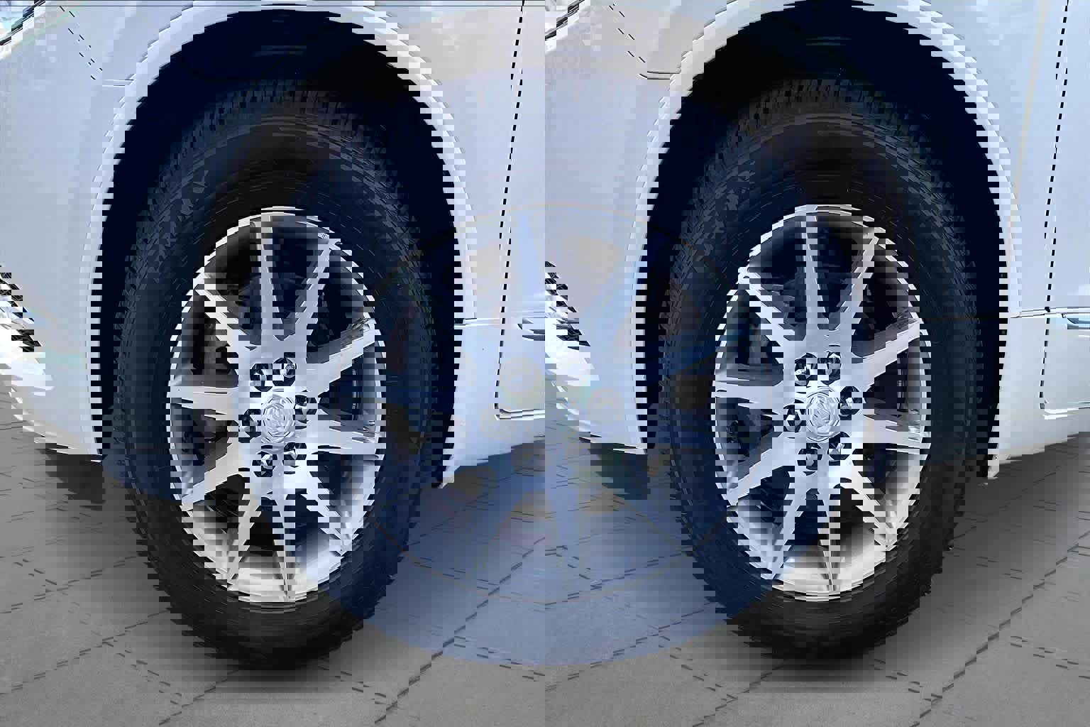 Used 2015 Buick Enclave Leather image 10