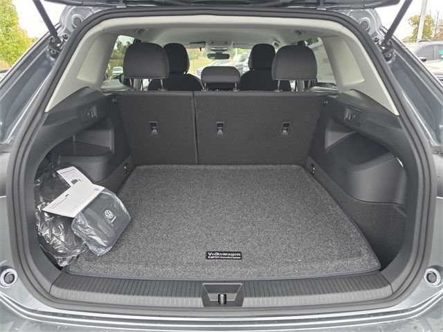 New 2025 Volkswagen Tiguan S AWD/4WD image 11
