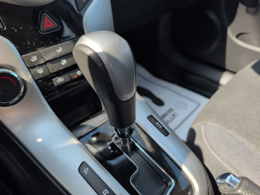 Used 2016 Chevrolet Cruze LT FWD image 15