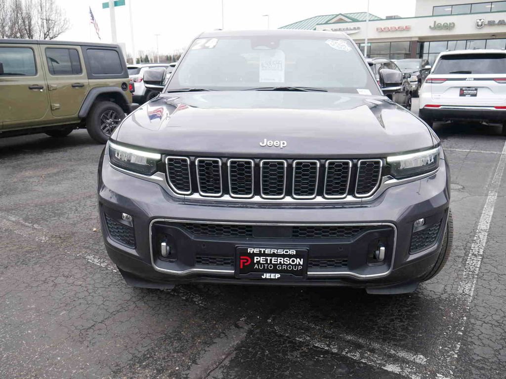 Used 2024 Jeep Grand Cherokee Overland image 3