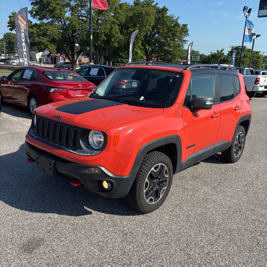 Used 2017 Jeep Renegade Trailhawk w/ Premium Trailhawk Package AWD/4WD image 1