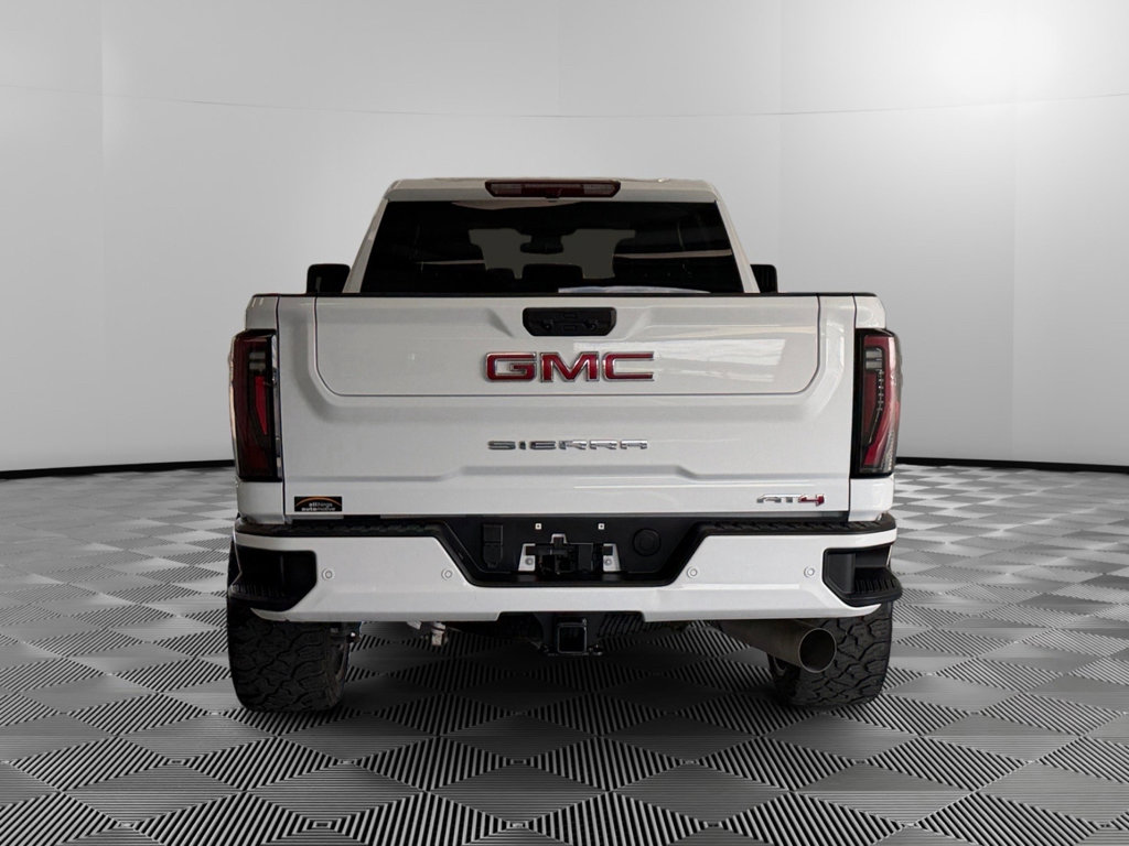 Used 2025 GMC Sierra 2500 AT4 image 7