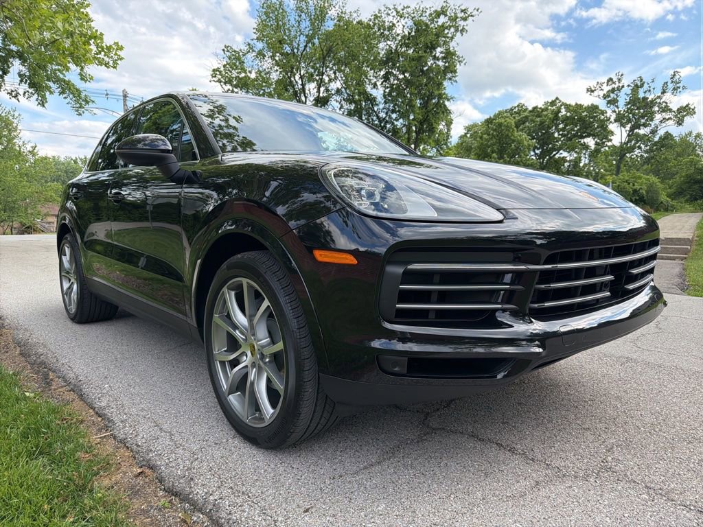 Used 2020 Porsche Cayenne AWD/4WD image 2