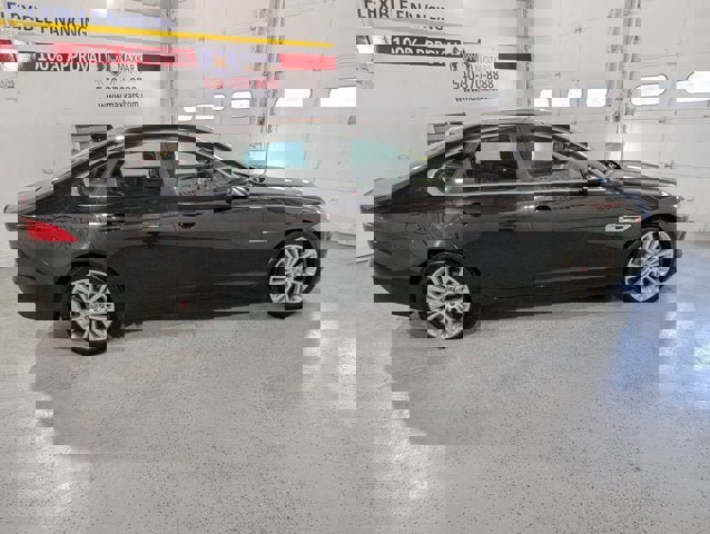 Used 2019 Jaguar XF Prestige image 8