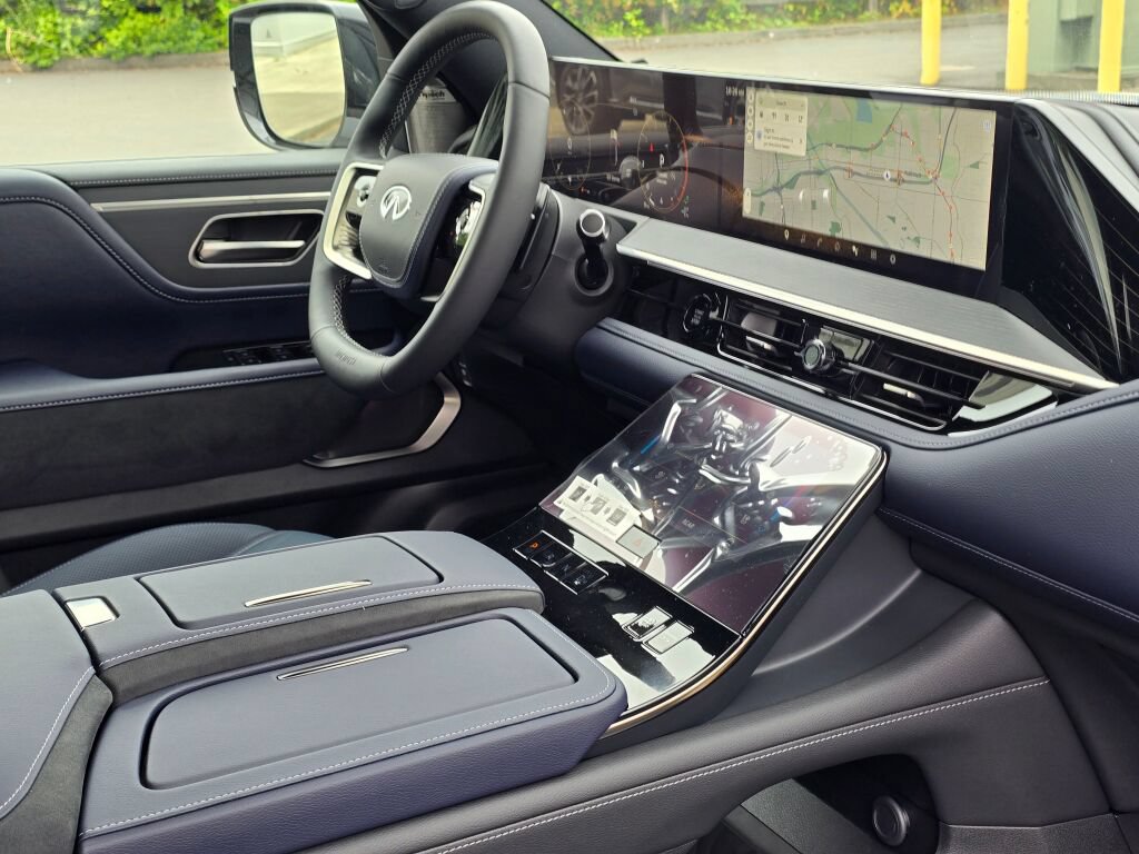 New 2027 INFINITI QX80 Sensory AWD/4WD image 10