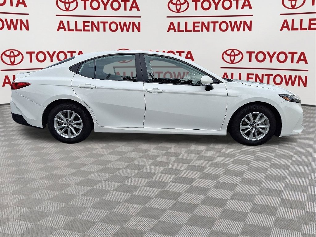 Used 2025 Toyota Camry LE FWD image 8