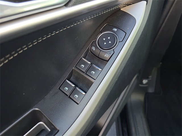 Used 2022 Ford Explorer XLT image 13