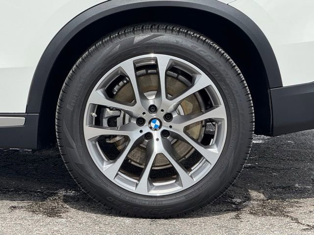 Certified 2026 BMW X5 xDrive50e image 4