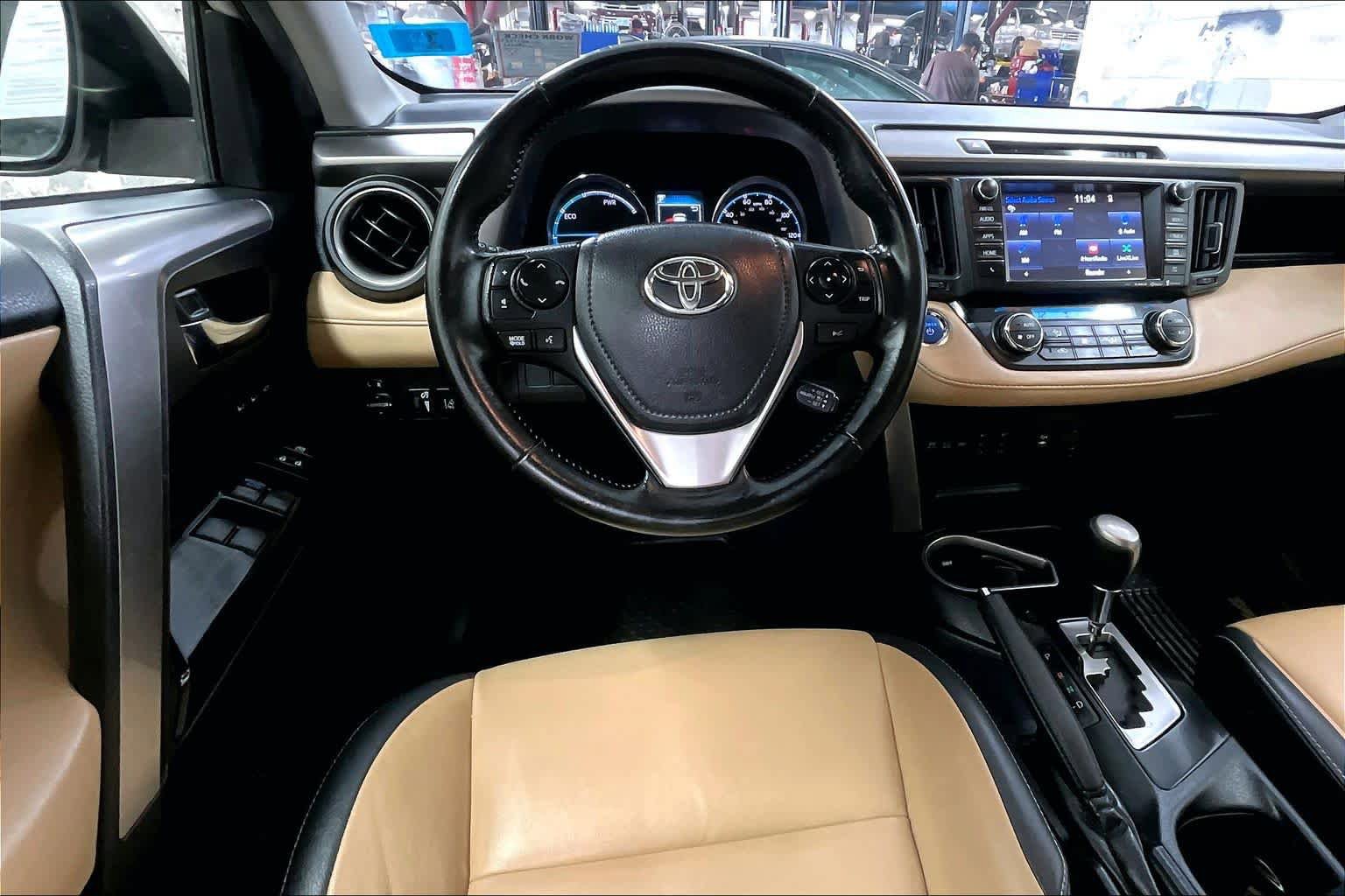 Used 2017 Toyota RAV4 Limited w/ Carpet Mat Package AWD/4WD image 6