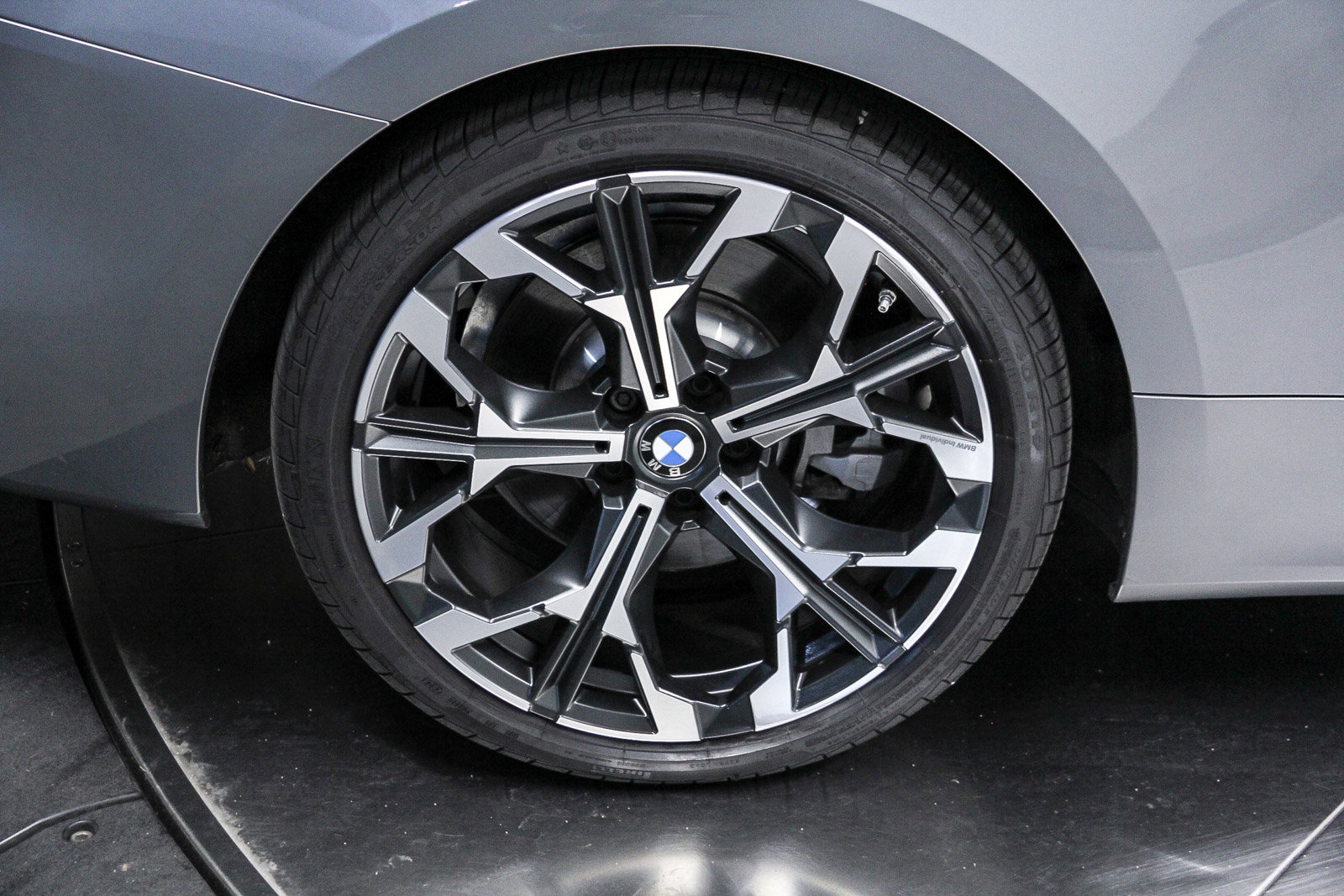 Used 2025 BMW 430i Coupe w/ Convenience Package image 8