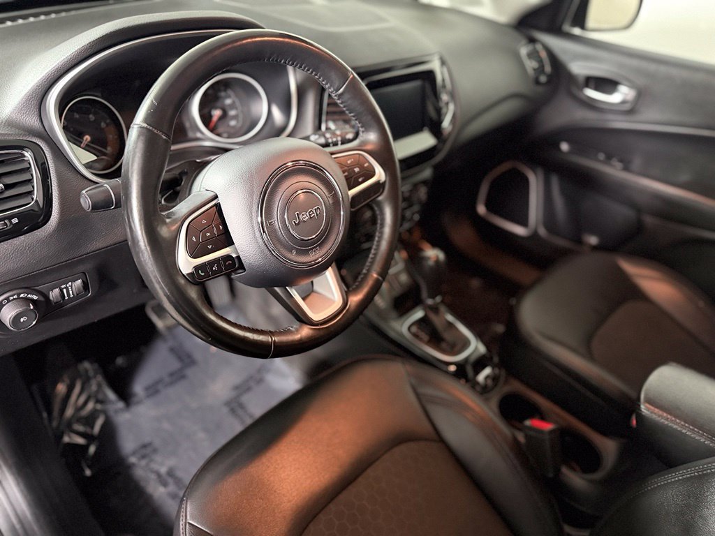 Used 2019 Jeep Compass Latitude AWD/4WD image 18