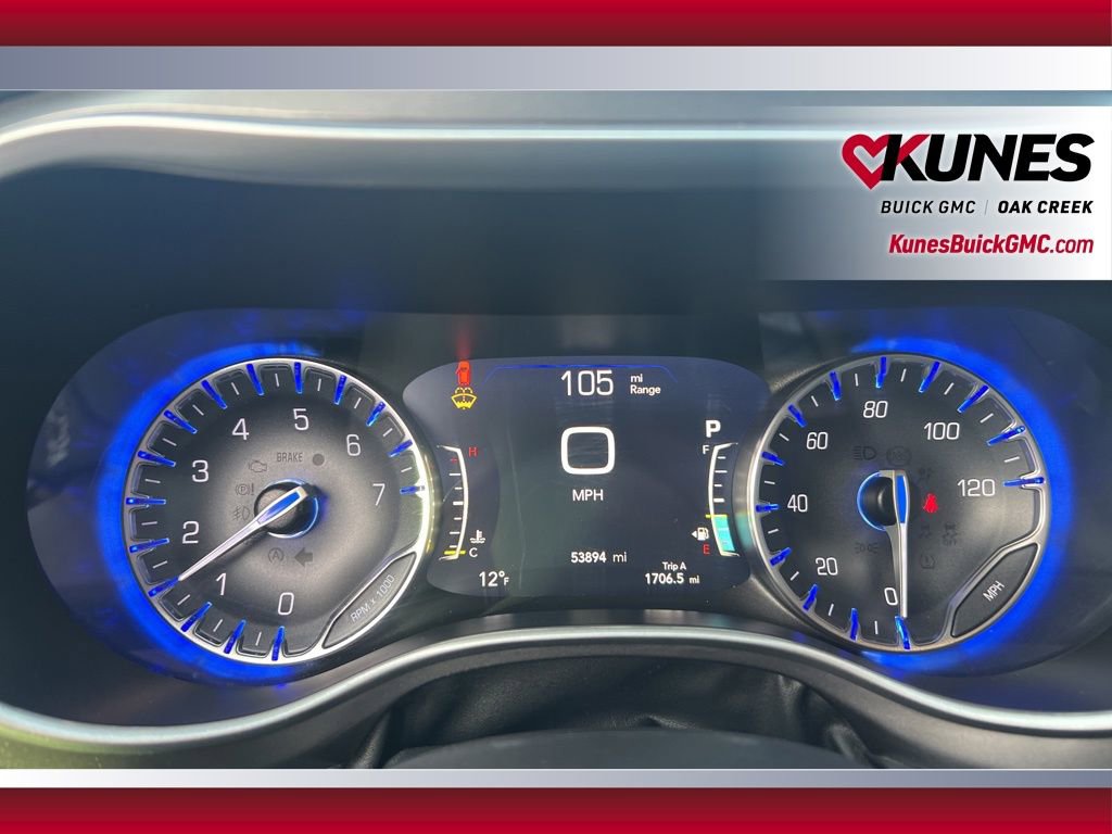 Used 2024 Chrysler Pacifica Touring-L FWD image 12