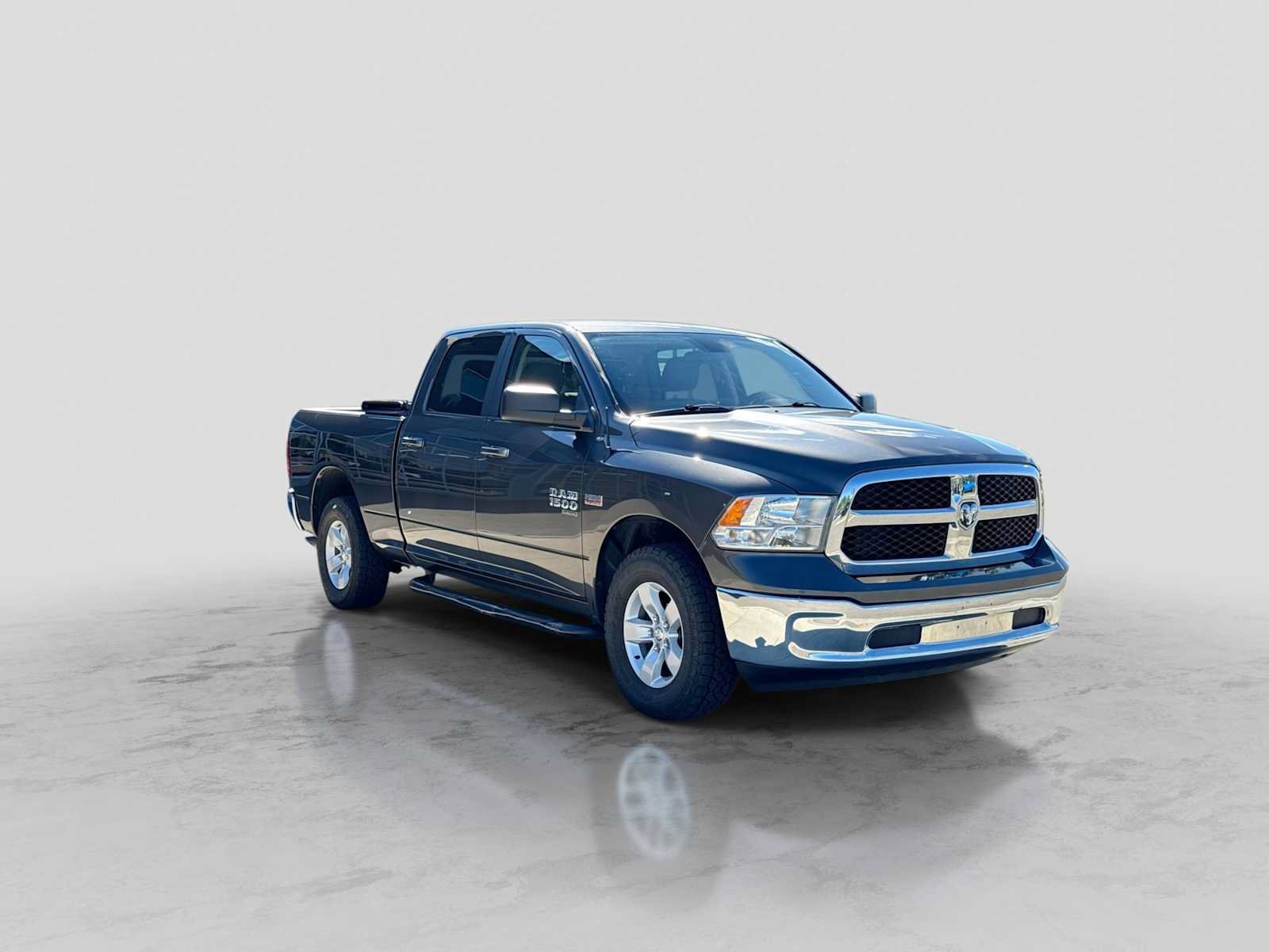 Used 2019 RAM 1500 Classic SLT AWD/4WD image 8