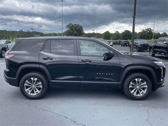 New 2026 Chevrolet Equinox LT image 2