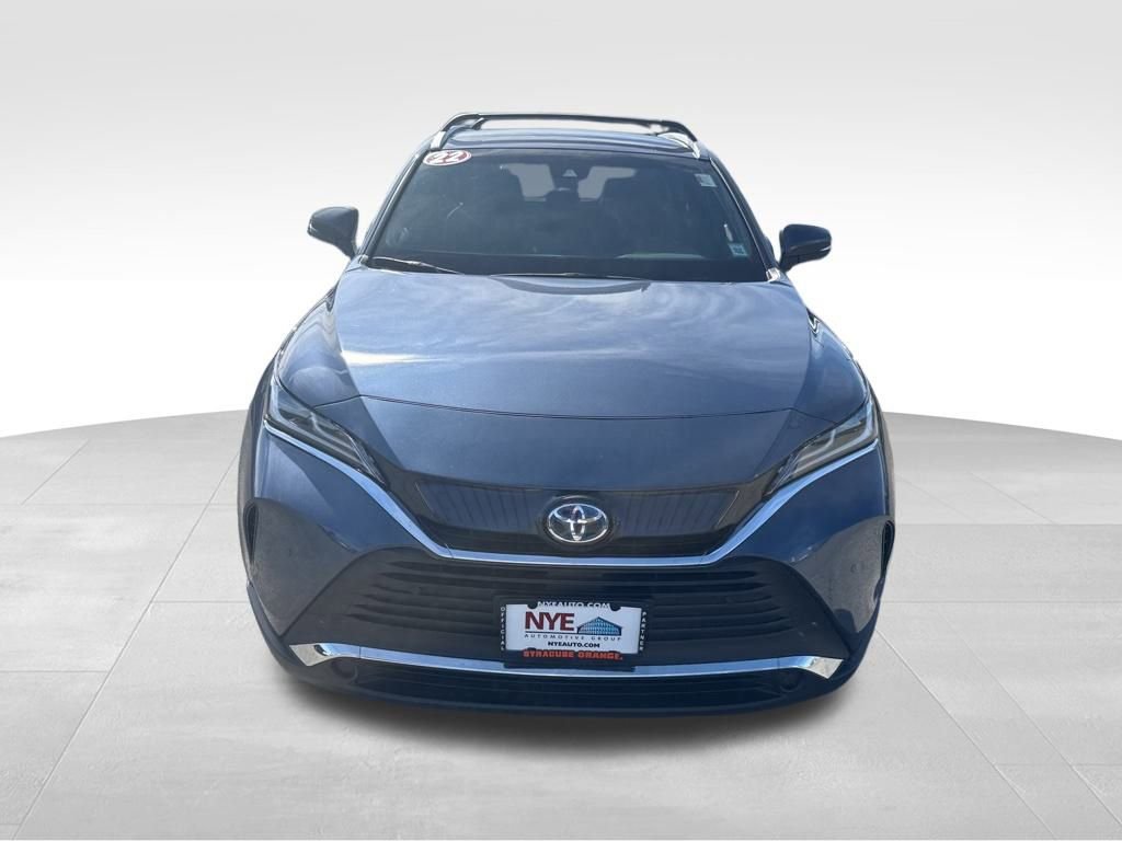 Used 2022 Toyota Venza XLE image 8