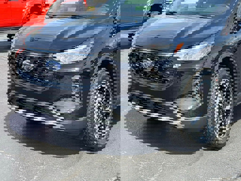 New 2025 Ford Escape ST-Line Select w/ Class II Trailer Tow Package image 34