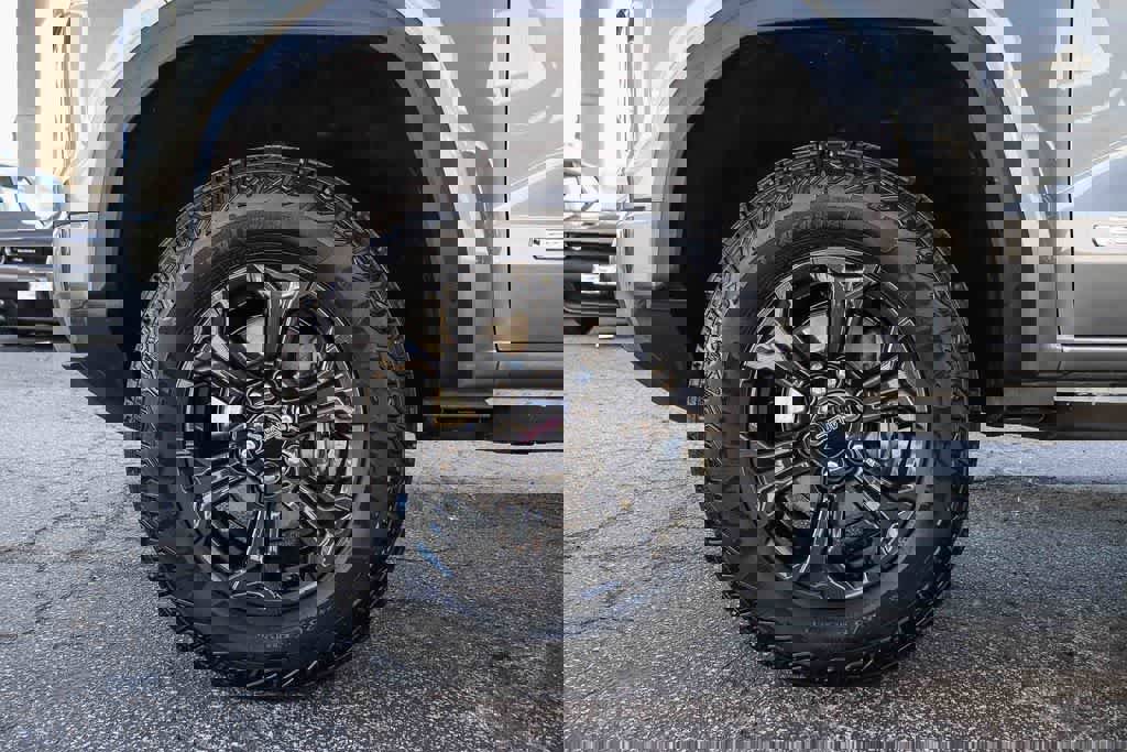 Used 2025 GMC Canyon Elevation w/ Convenience Package image 11